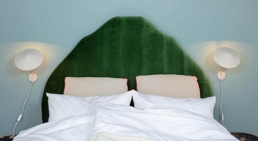 Family Friendly Studio Apartment