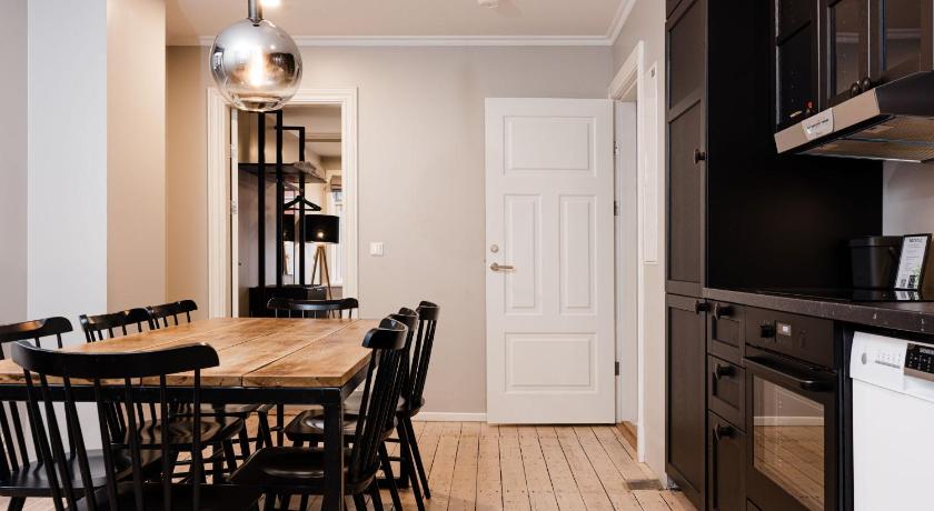 Image of Three-Bedroom Apartment 14