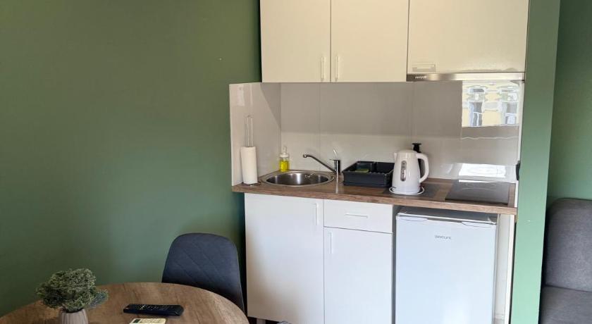 ベオグラード Aleksei Apartmani 4つ星 ゲストハウス プール