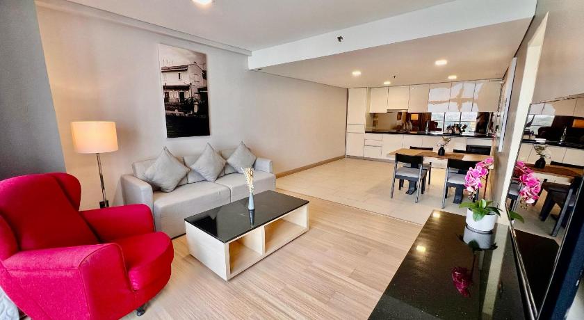 Image of Premier Suite with Bathtub 6