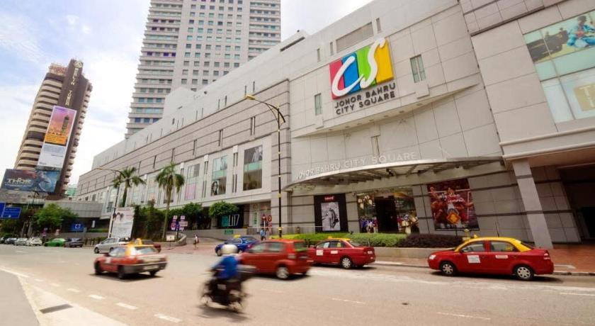 ジョホールバル Modern 2BR D'Pristine Suite, Close to Legoland 3つ星 ゲストハウス プール