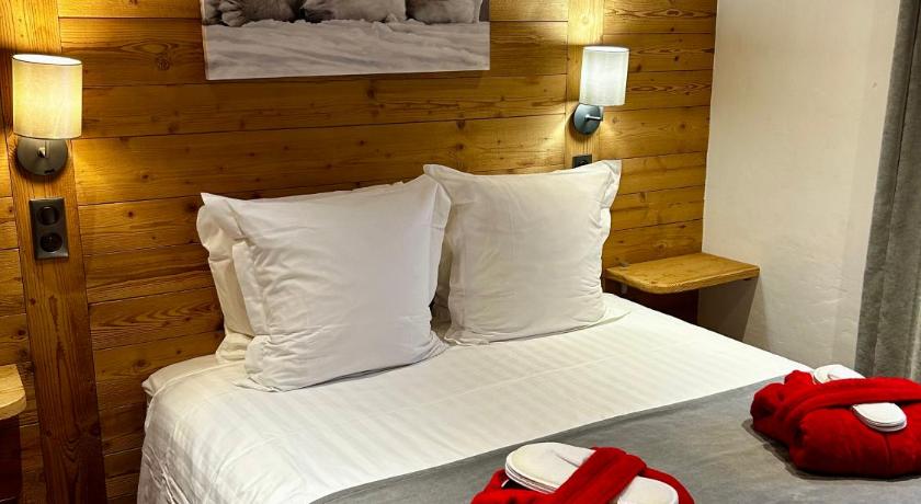 Image of Double Room - Small bathroom 6