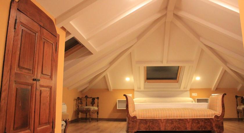Hostal Siglo XIX — Hotel in Cacabelos