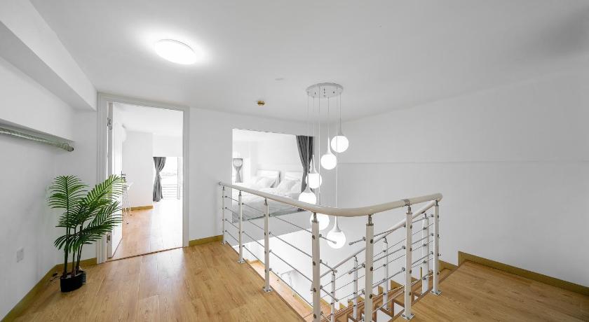 上海 Shanghai Hills & Lotus Home Base near NECC & Hongqiao railway station suitable for Family&Business 酒店 泳池