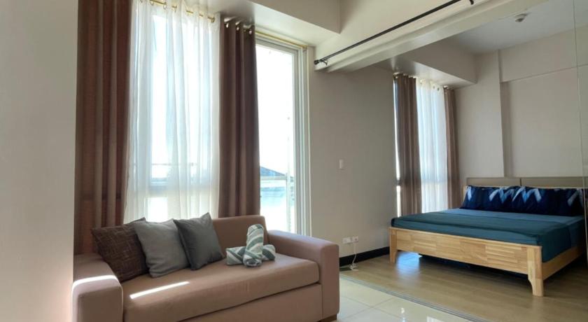 セブ Mactan Newtown Condo 5つ星 ホテル ロビー