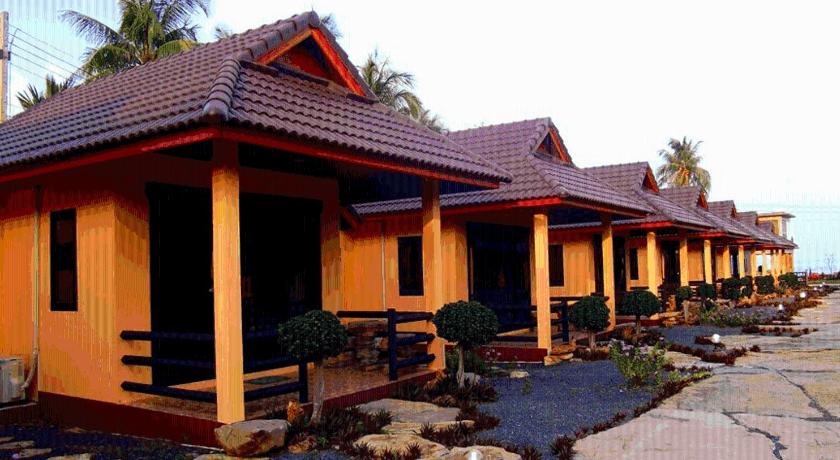 那空是탐마랏 Needa Rock Resort 3星级 酒店 套房