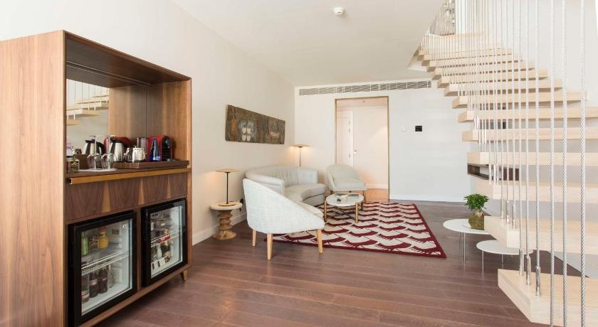 Junior Suite with View and Terrace with Extra Bed (2 Adults + 1 Child) fotója 10