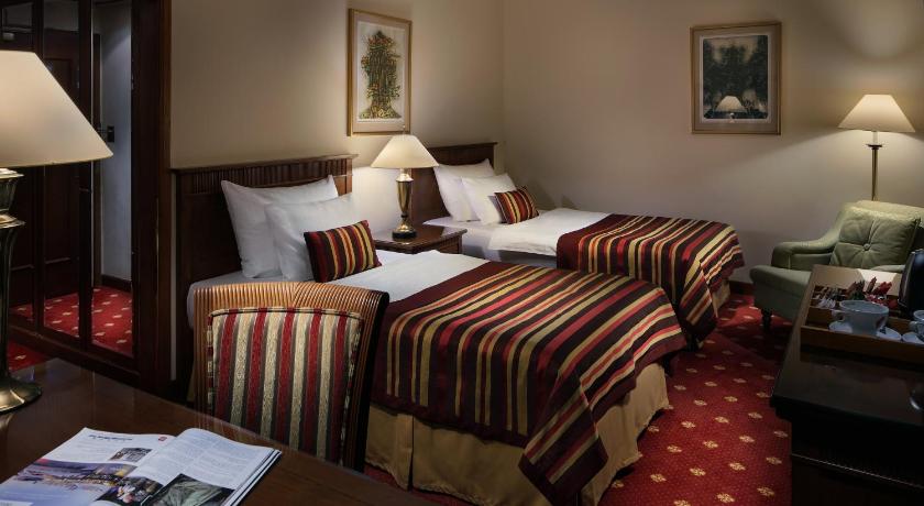 Image of Deluxe Double or Twin Room 9