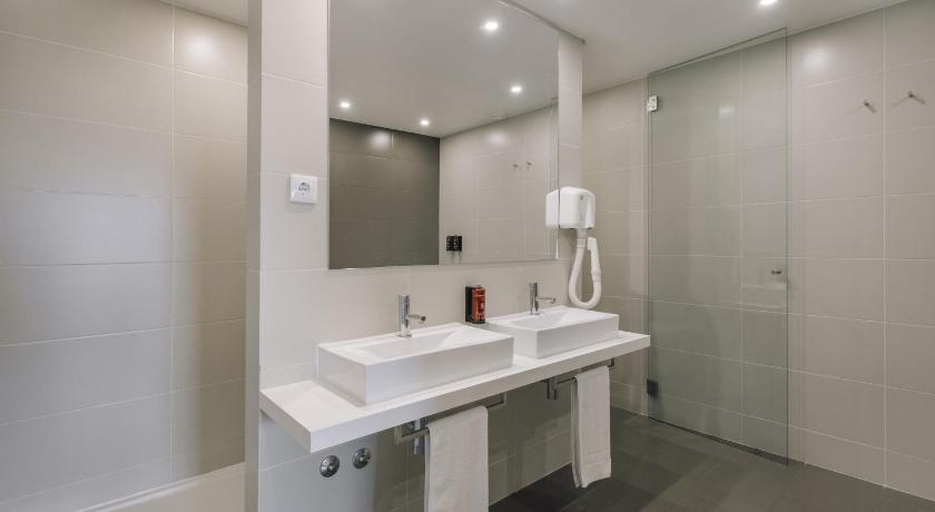 Image of Deluxe Junior Suite 8