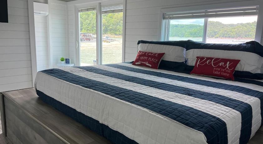 러셀 스프링스 Four Suns 4성급 숙소 스위트룸