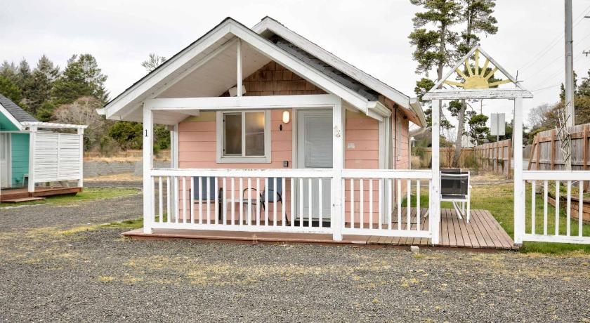Seascapes Cottage 1-Bed by the Sea w fireplace
