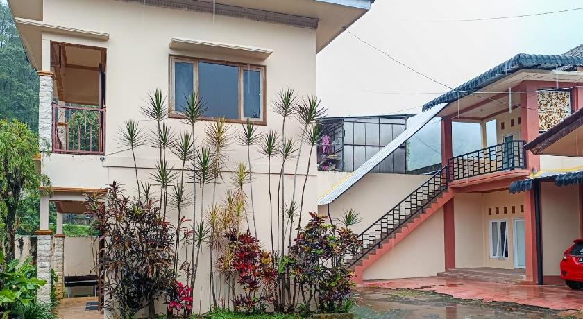 RedDoorz @ Dewa Breeze Inn Near Paralayang – Malang, MO