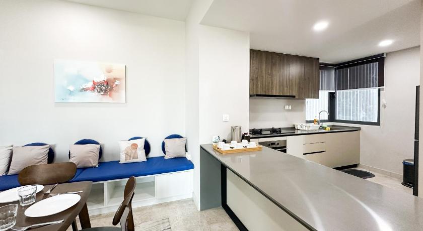 Datum Jelatek Residence by Airhost - image 14