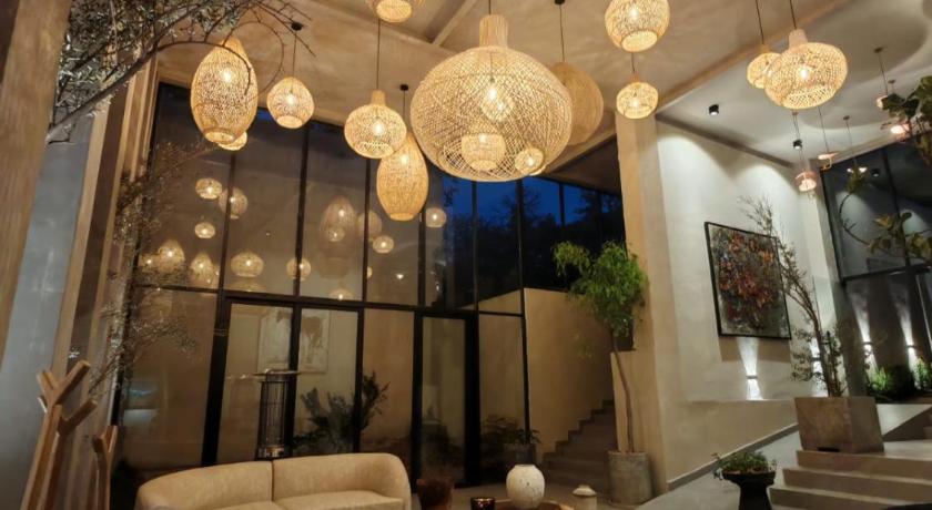 Serenzzo Hotel & Cuisine