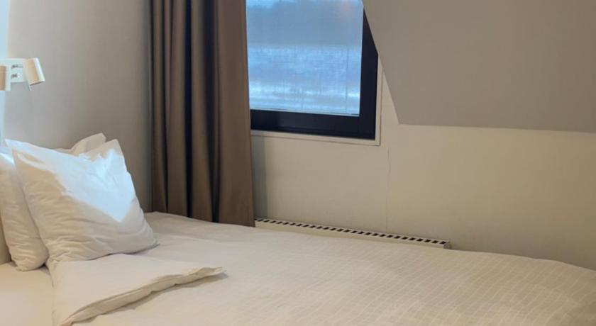 Image of Economy Double with Shared Bathroom (55 in Bed) 3