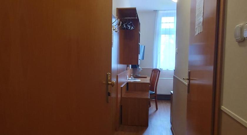 Image of Small Single Room 5