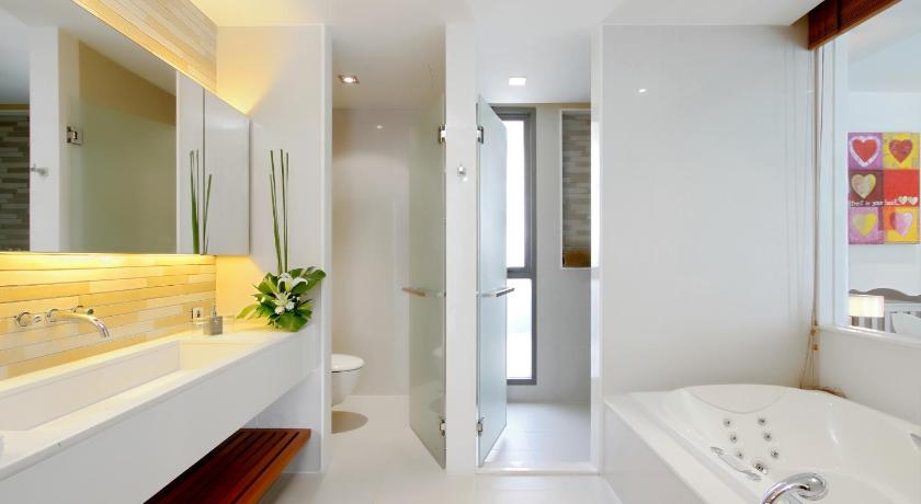 Image of 2-Bedroom Ocean View Pool Villa 2
