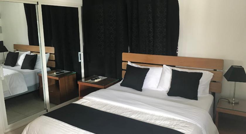 Image of Studio Apartment with Queen Bed 5