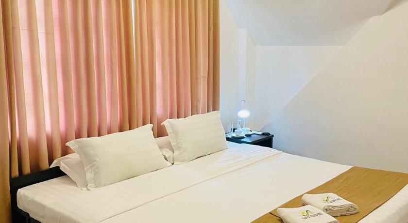 Boracay Castle Rock Apartelle 3-Star Hotel room