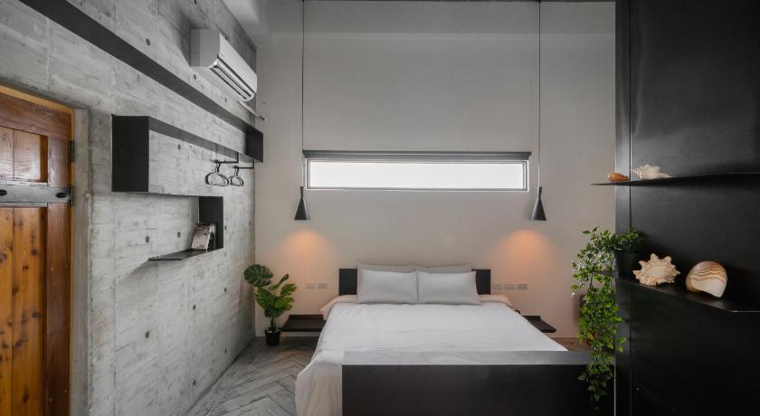 Image of Pet-Friendly - Deluxe Queen Room 1