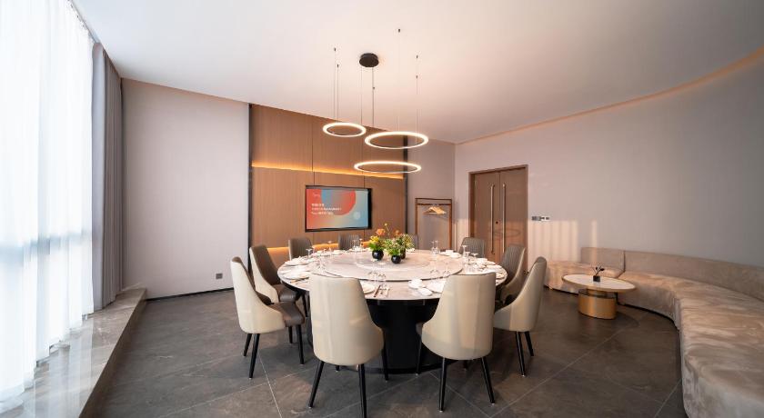 Pagoda Hotel Chongqing Jiefangbei Hongya Cave Raffles Store – Chungking (Chongqing), KY