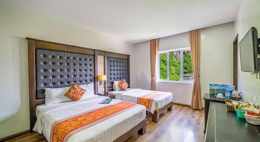 Image of Deluxe Triple Room 0