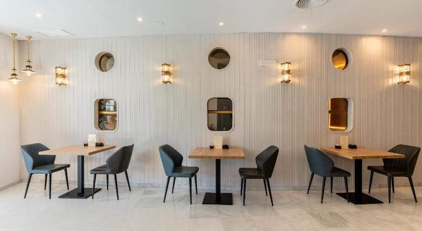 Sevilla HOTEL HACIENDA SANTA BARBARA Hotel restaurant