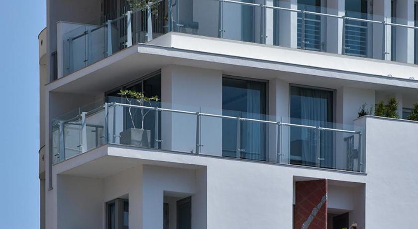 Image of Superior Double Room with Balcony 14