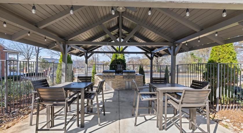 애선스 (GA) Lux 3BR, Prime Location Near UGA & Downtown Athens 4성급 숙소 수영장