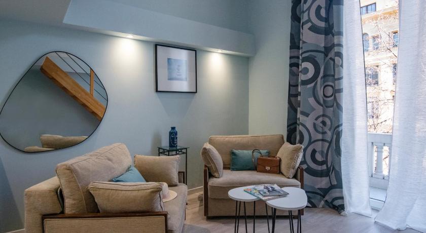 Image of 1 King Bed, Nonsmoking, Executive Room, Two Sofabeds For 1 7