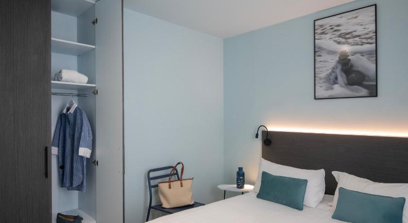 Image of 1 Double Bed, Nonsmoking, Superior Room, City View 12
