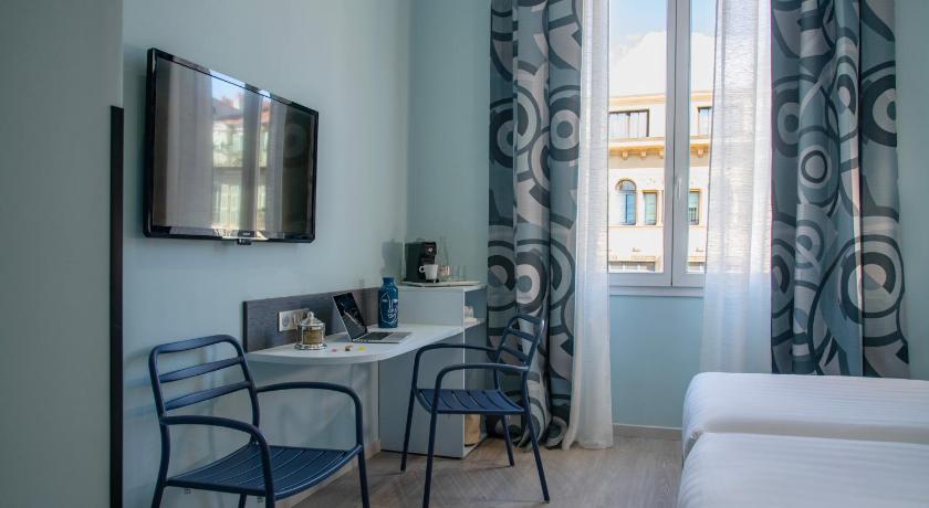 Image of 2 Single Beds, Nonsmoking, Superior Room, City View 7