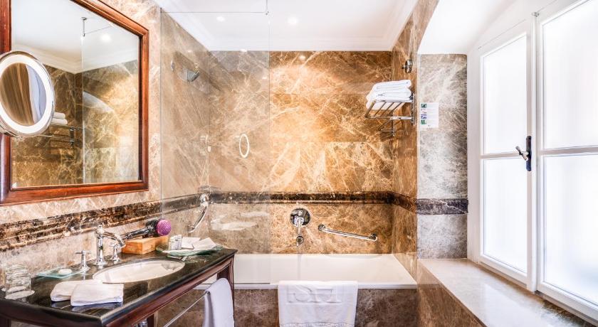 Image of Standard Double Room 2