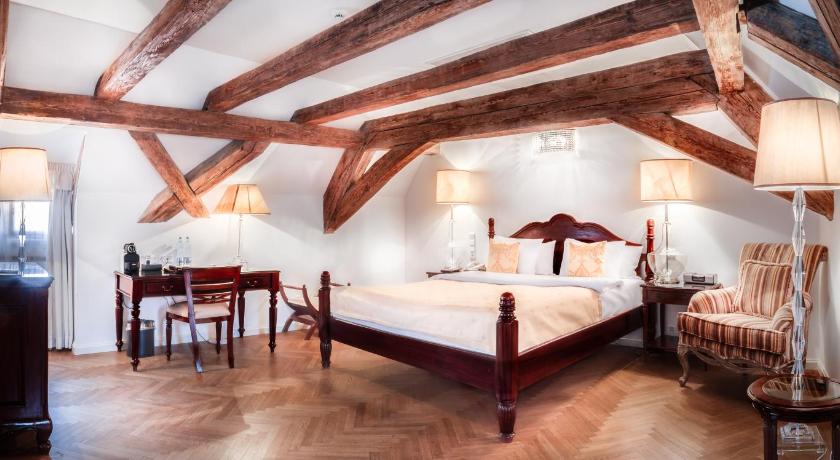 Image of Deluxe Double Room 4