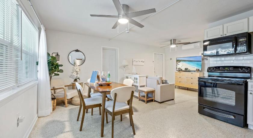 Satellite Beach (FL) Sandpiper 4-Star Accommodation room