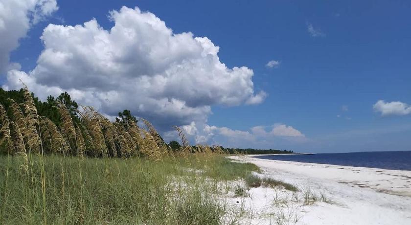 Caravel Old Carrabelle Hotel Flamingo Suite 3-Star Accommodation suite
