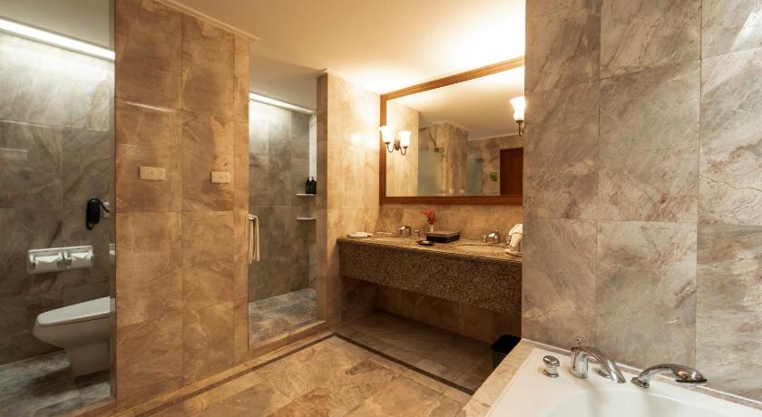 Image of Executive Suite 2