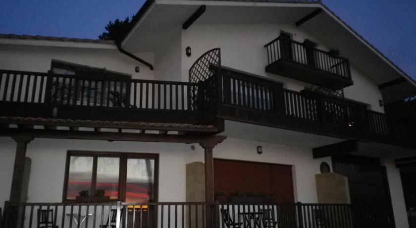 Best Price On Casa Rural Higeralde In Hondarribia Reviews