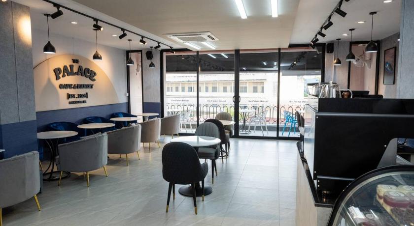 Palace Suite Residence - image 3