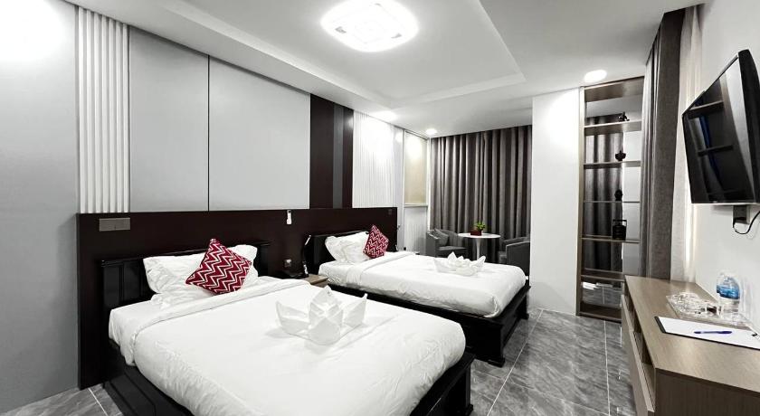 Palace Suite Residence - image 15