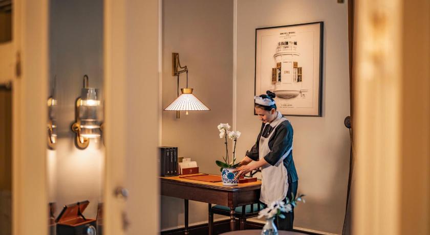 Image of Heritage Wing, Grand Luxury Room With Metropole Privileges And Benefits, King Bed 5