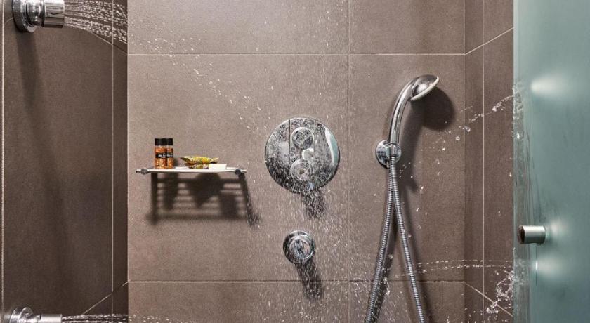Image of Suite with Spa Bath 8