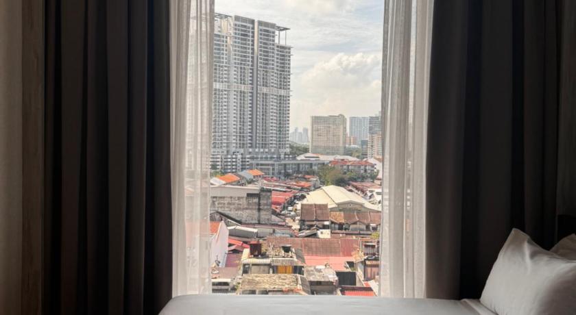 Fifth Avenue Hotel - image 40