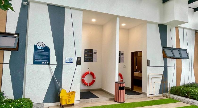 Kota Kinabalu Two Bedrooms K-Avenue by CC Suites (1 Car Park) 3-Star Guesthouse restaurant