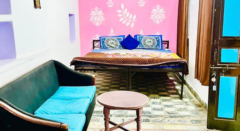 Image of Deluxe Double Room with Fan 1