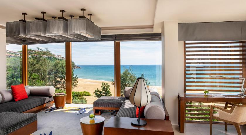 Da Nang Angsana Lang Co 5-Star Hotel suite