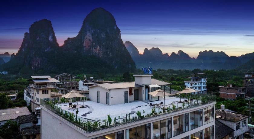 양숴 / 양삭 Yangshuo Miss Deng Colorful House 게스트하우스 외관