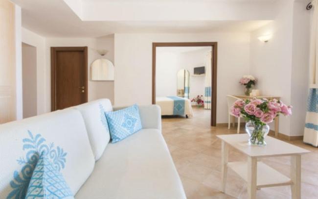 Image of Junior Suite with Sea View 6
