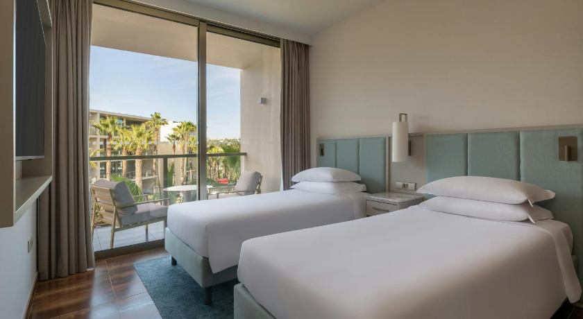 Image of Three-Bedroom Suite with Balcony and Pool View 8