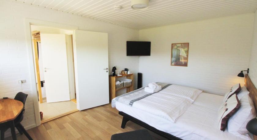Image of Superior Twin Room 7